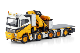 Boer B.V.; VOLVO FH4 SLEEPER CAB RIGED FLATBED TRUCK