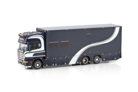 KANDT B.V.; SCANIA R4 TOPLINE 6X2 TAG AXLE RIGED BOX TRUCK