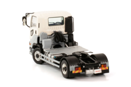ISUZU; WHITE
