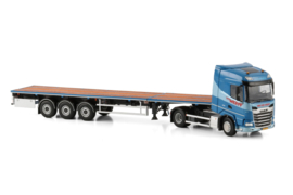 van der Werff logistics; DAF XF SH WITH SKY LIGHTS 4X2 FLATBED TRAILER - 3 AXLE