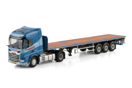 van der Werff logistics; DAF XF SH WITH SKY LIGHTS 4X2 FLATBED TRAILER - 3 AXLE
