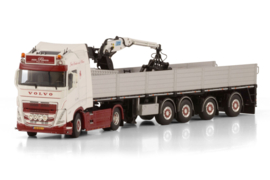 Van Rhoon Transport; VOLVO FH5 GLOBETROTTER 4X2 BRICK TRAILER