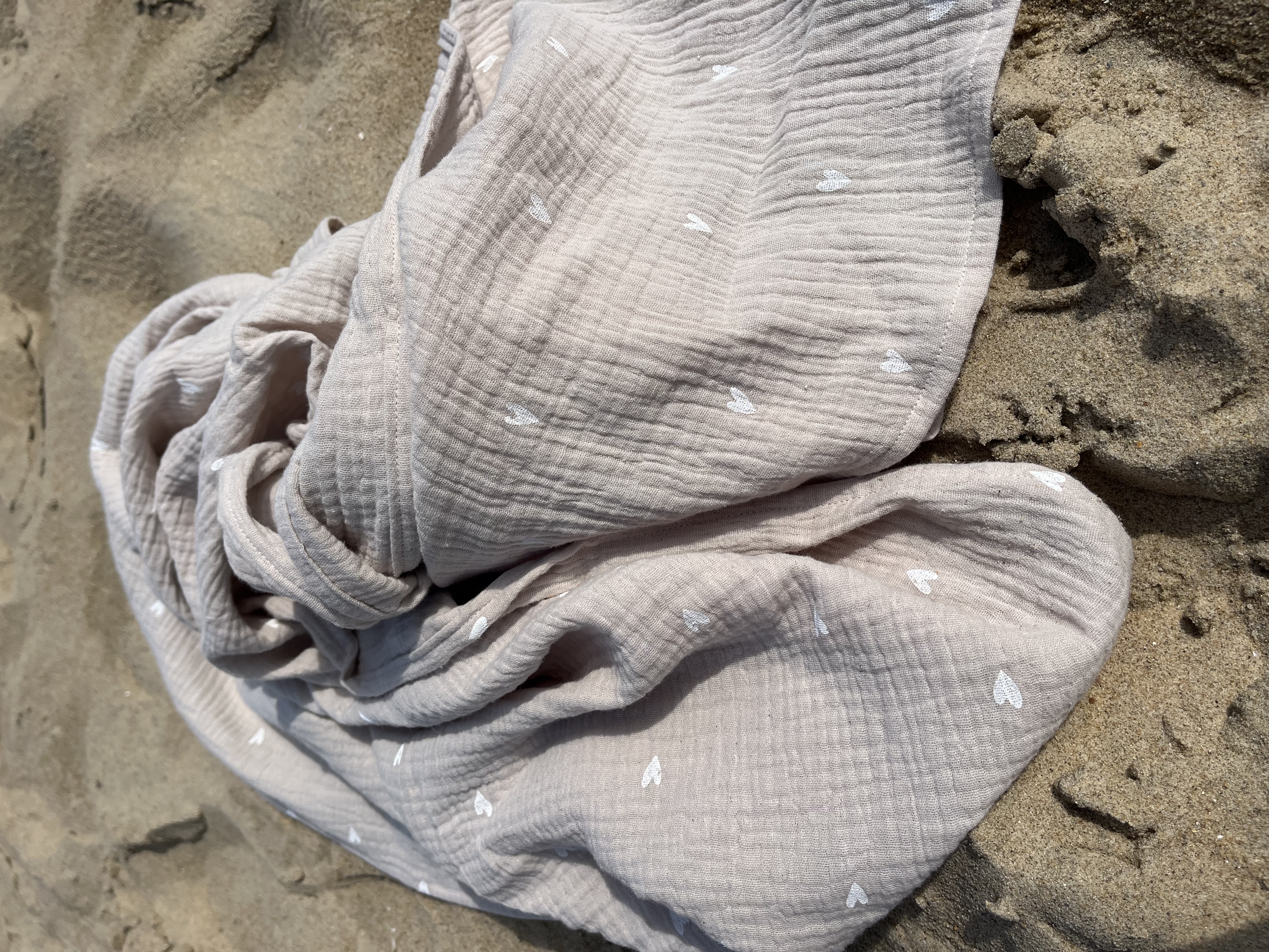 Beach swaddle | HEARTS