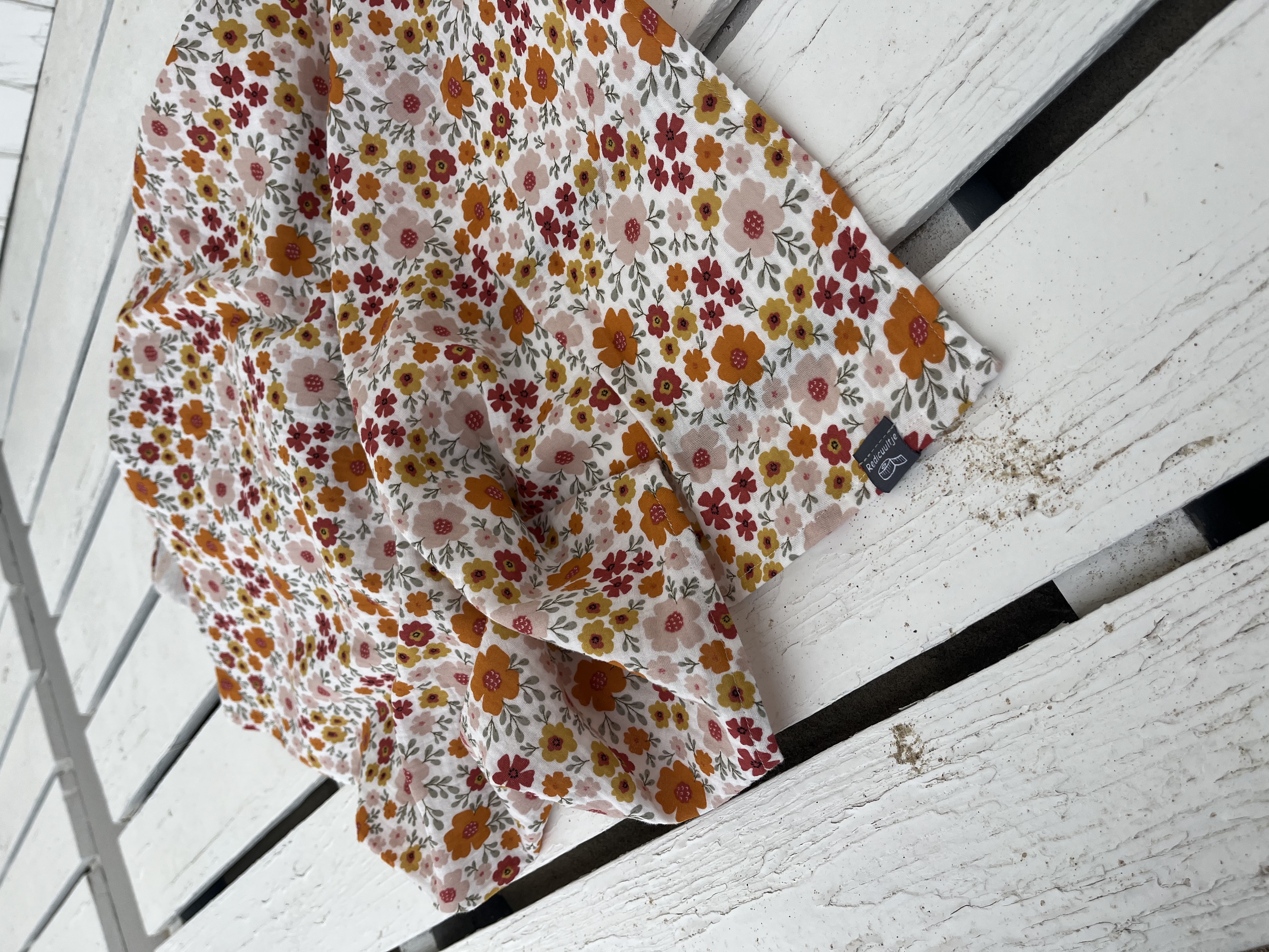Beach swaddle | FLOWERS