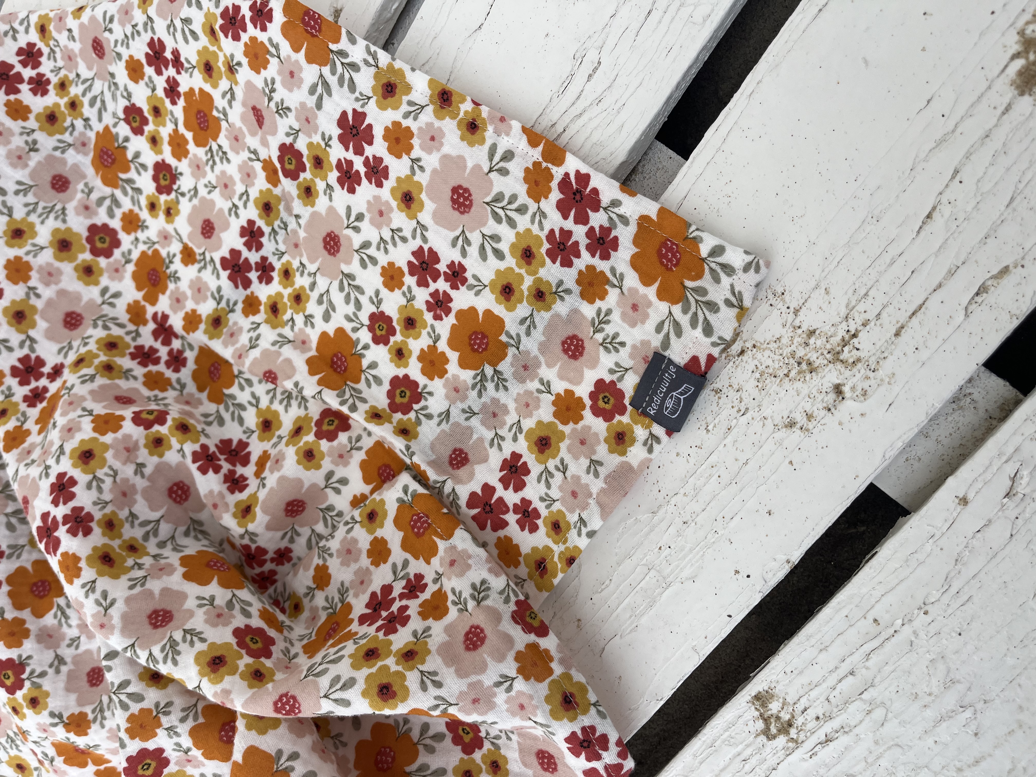 Beach swaddle | FLOWERS
