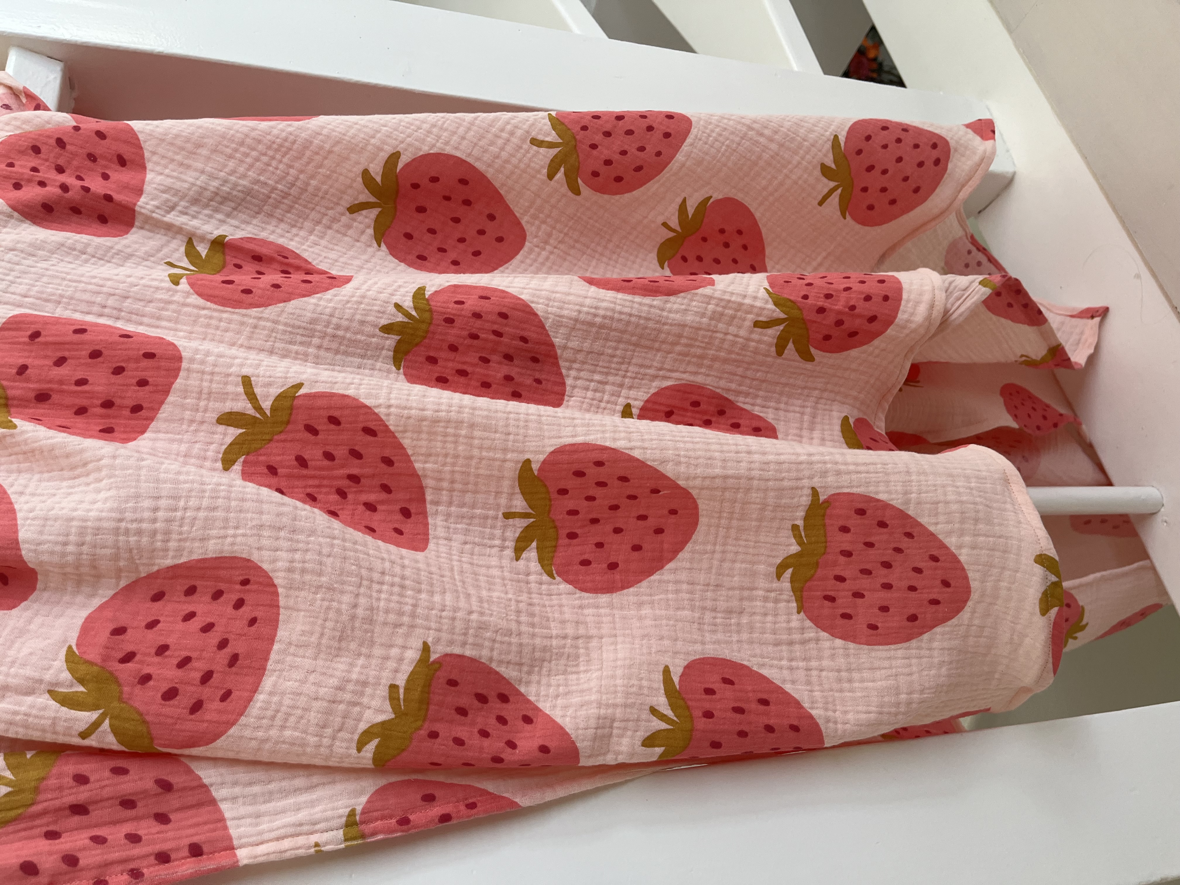 Beach swaddle | STRAWBERRY