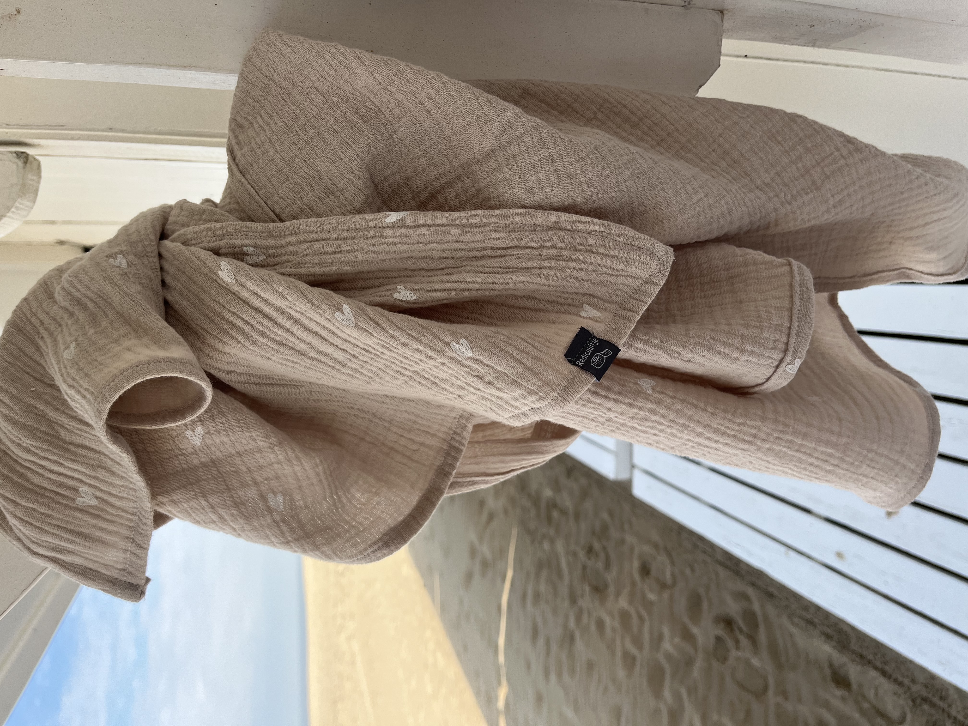 Beach swaddle | HEARTS