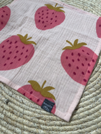 Spuugdoekje| ROZE AARDBEIEN