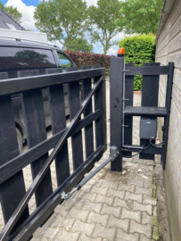 Quiko NEO 600 new 230v. rechter motor, professional. voor poorten met vleugels van 1,5 tot 7 meter en tot 1200kg.  incl. 4 handzenders en wifi/gsm module.