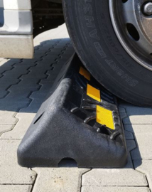 RUBBER WIELSTOP VOOR VRACHTWAGENS & BUSSEN | 100CM incl. montageset.