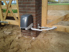 Ditec FACIL3EH Elektromechanische aandrijving FACIL3H, 24v, blokkerend, vleugels tot 2,3m, ingebouwde LCU30H (HO)