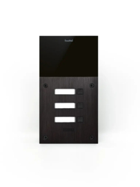 Fasttel FT600-3   is een parlofoon met 2 sip accounts, zwart geanodiseerd en beschikt over 3 drukknoppen. De meegeleverde behuizing laat toe het toestel zowel op-als inbouw te plaatsen. 216x116mm.  (HO)