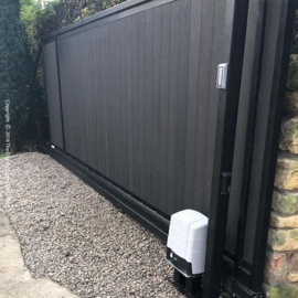 Roger BG30/1800/HS, high speed, 36 volt, tot 1800 kg. poortgewicht, 18m/min. met Module 4 tandwiel.