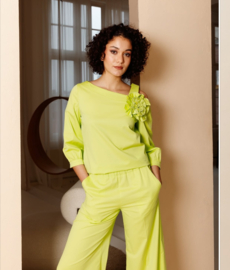 Caroline Biss, blouse met bloem