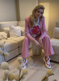 Caroline Biss, roze streep pantalon