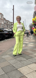 Beaumont, limegroen pak, pantalon