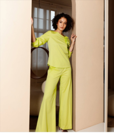 Caroline Biss, palazzo broek, lime kleur