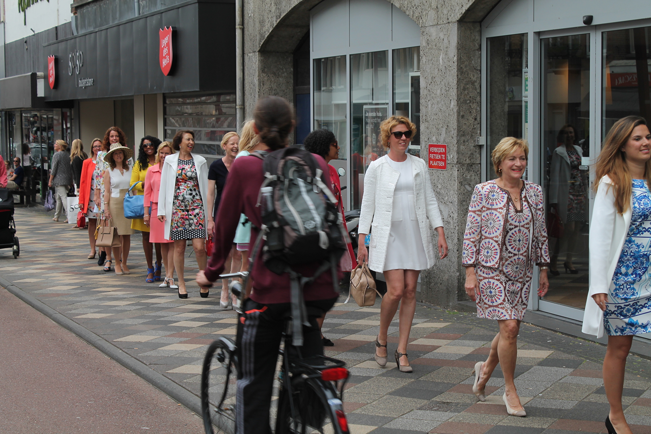 Modeshow op de Middenweg