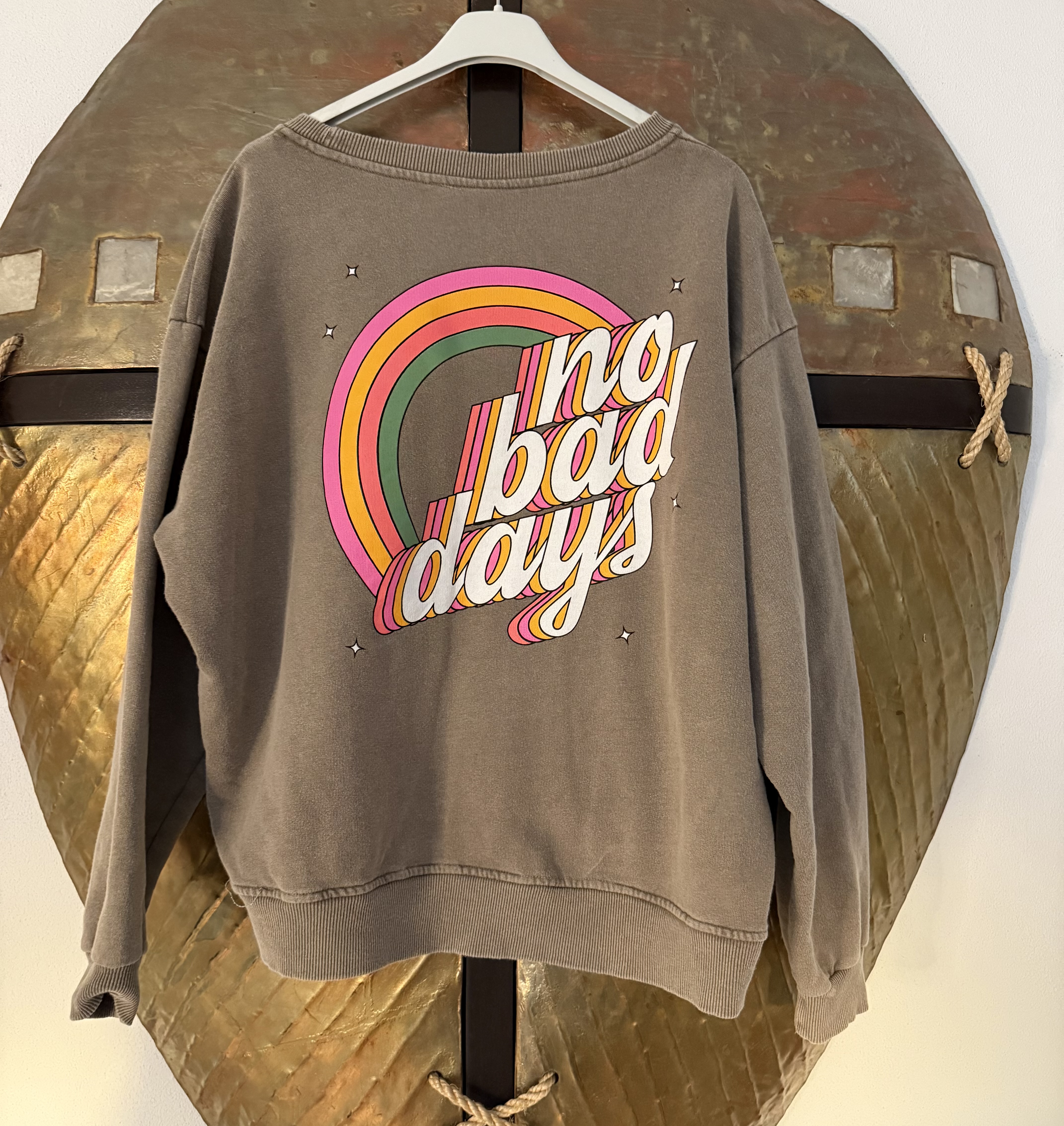 Trui No Bad Days Licht Bruin
