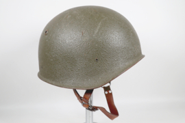 Casque suisse M.71-79 avec fixation pour sac à dos.