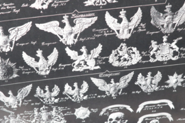 Les emblèmes et insignes du casque de l'armée allemande.