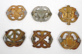 6 anciens emblèmes de béret hollandais œillets défectueux.
