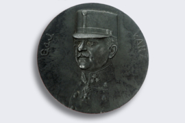 Austria-Hungarian soldier- Freiherr Arz von Straußenburg Medal