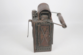 Lanterne ferroviaire allemande en carbure de tungstène datant de la Seconde Guerre mondiale.