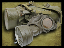 Bundeswehr  M-54 Gas Mask And Can