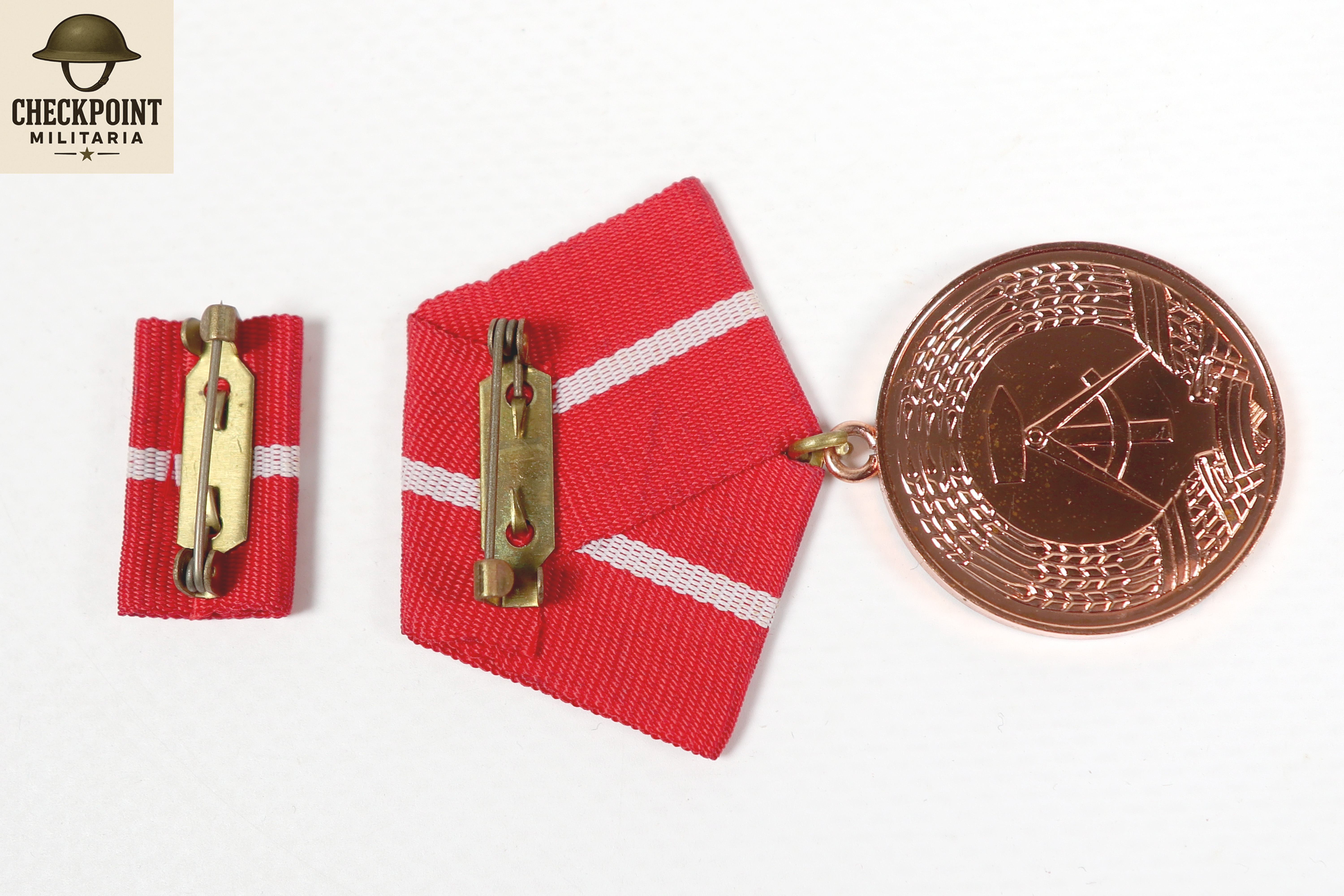 Médaille de la RDA pour services loyaux dans les groupes de combat - bronze.