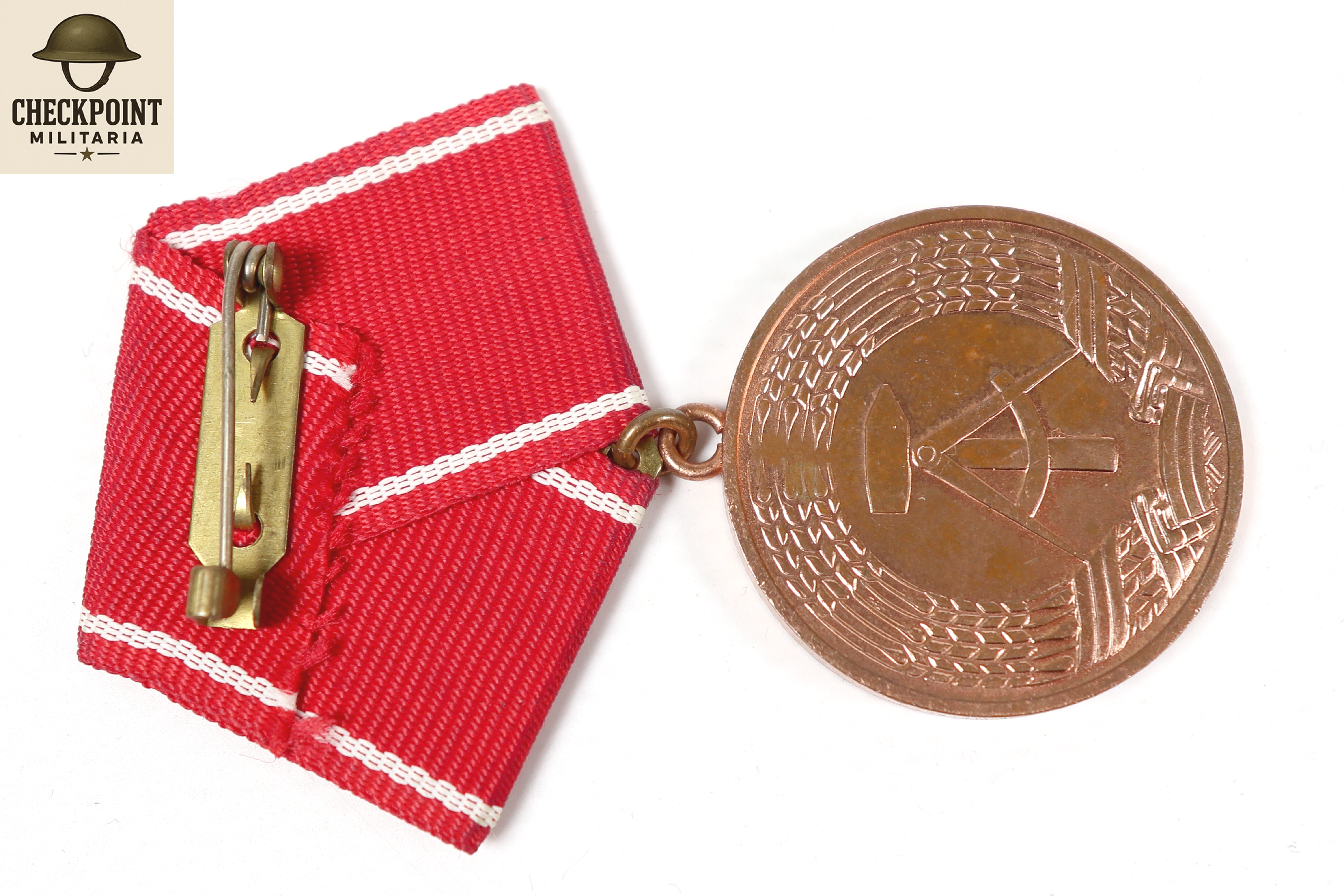 Médaille pour d'excellentes réalisations dans les groupes combattants de la classe ouvrière