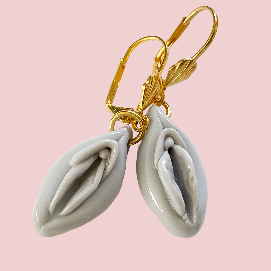 Pussy Earrings Soft Gray