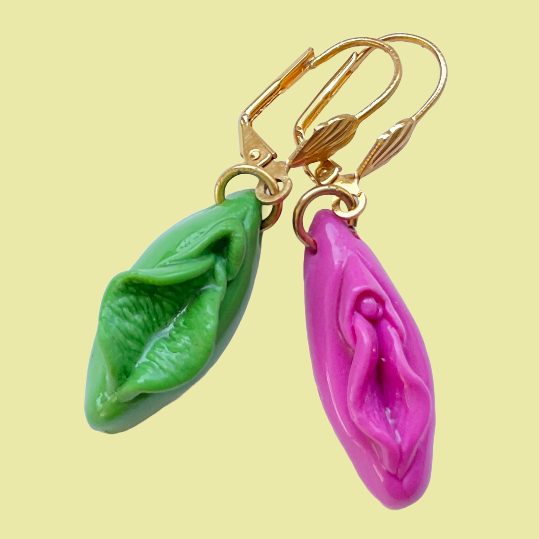 Pussy Earrings Two Colors