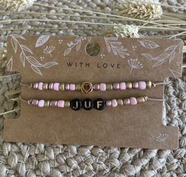 Armbandje - juf - roze/beige