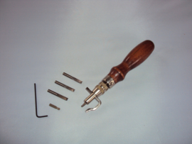 Adjustable edging tool