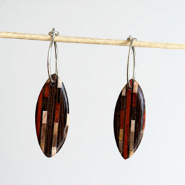 HOUTEN OORBELLEN DIVERS