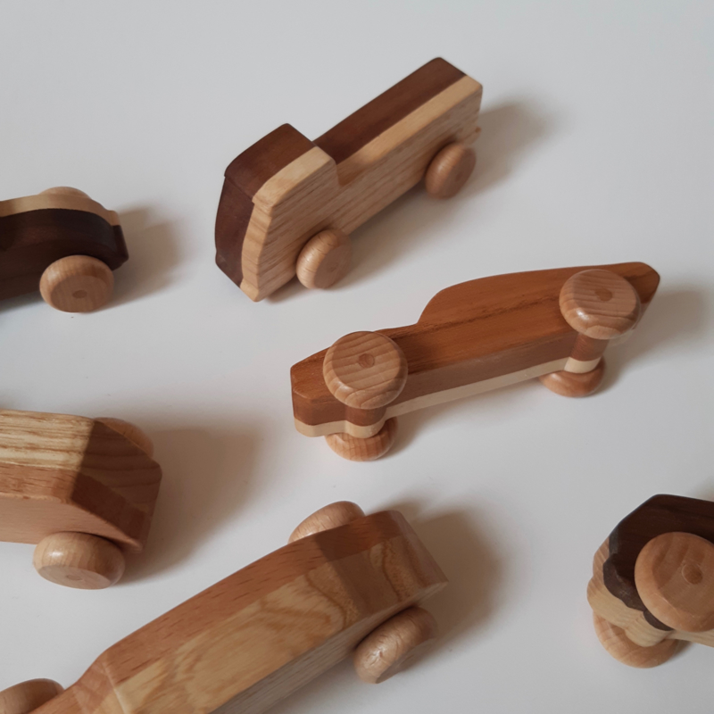 Houto - houten speelgoedauto op verzoek