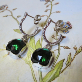 Zilveren oorhangers Paisley met groene kwarts
