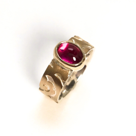 Warmgeel goud op zilveren ring met roze tourmalijn