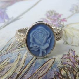 Zilveren ring Rosalie met roos cameo