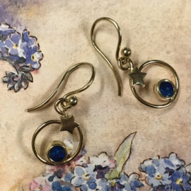 Gouden oorhangers met opalen en gouden sterren (unieke set)