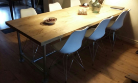 Tafel model A met rustiek eikenblad.