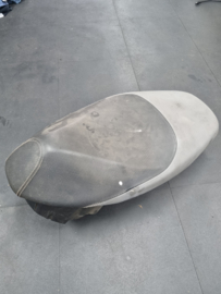 Zadel Buddy seat  Aprilia part nr. AP8129465