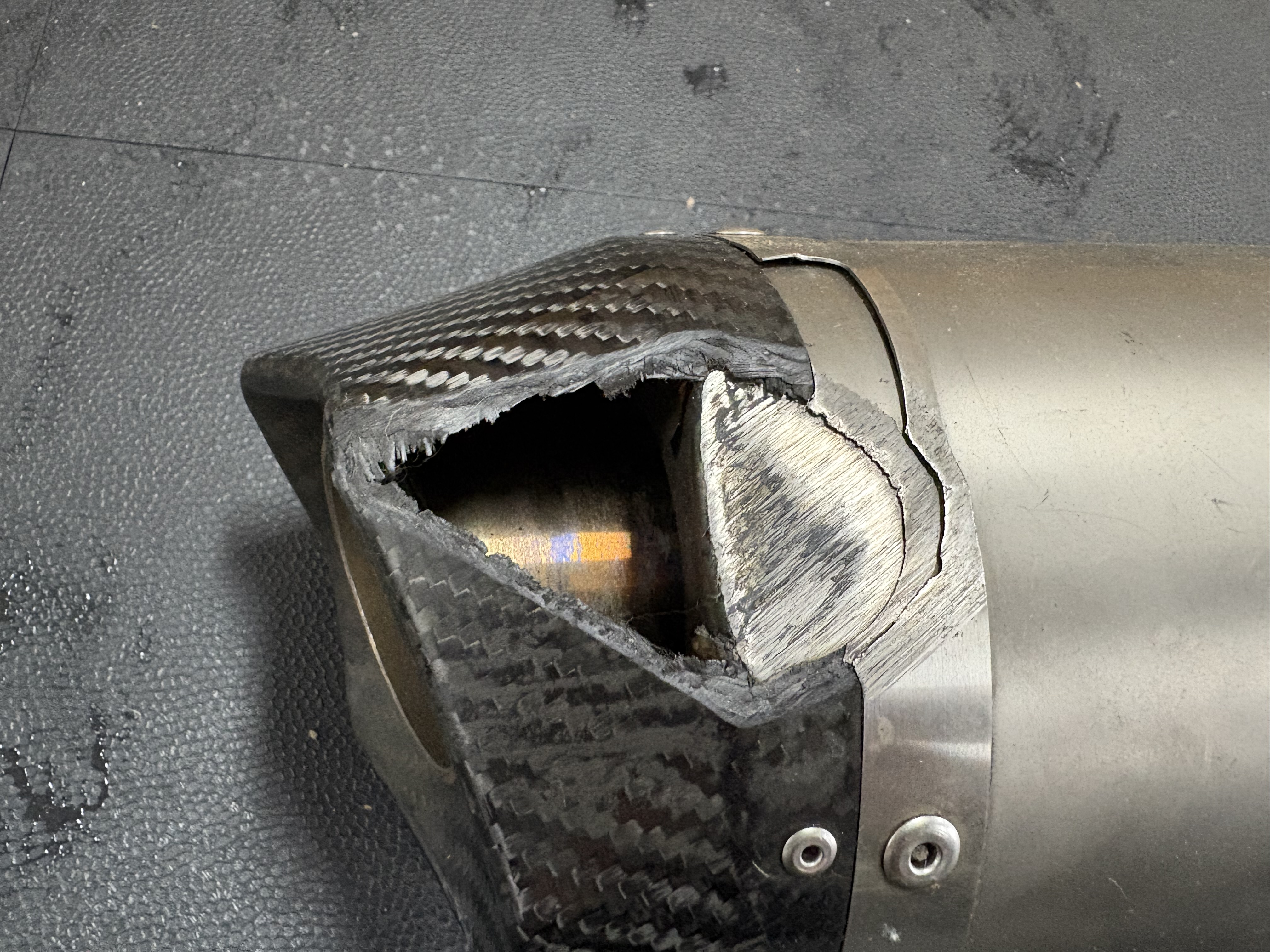 Orginele Uitlaat Yamaha YZF R6 2010-2016 (beschadigd)