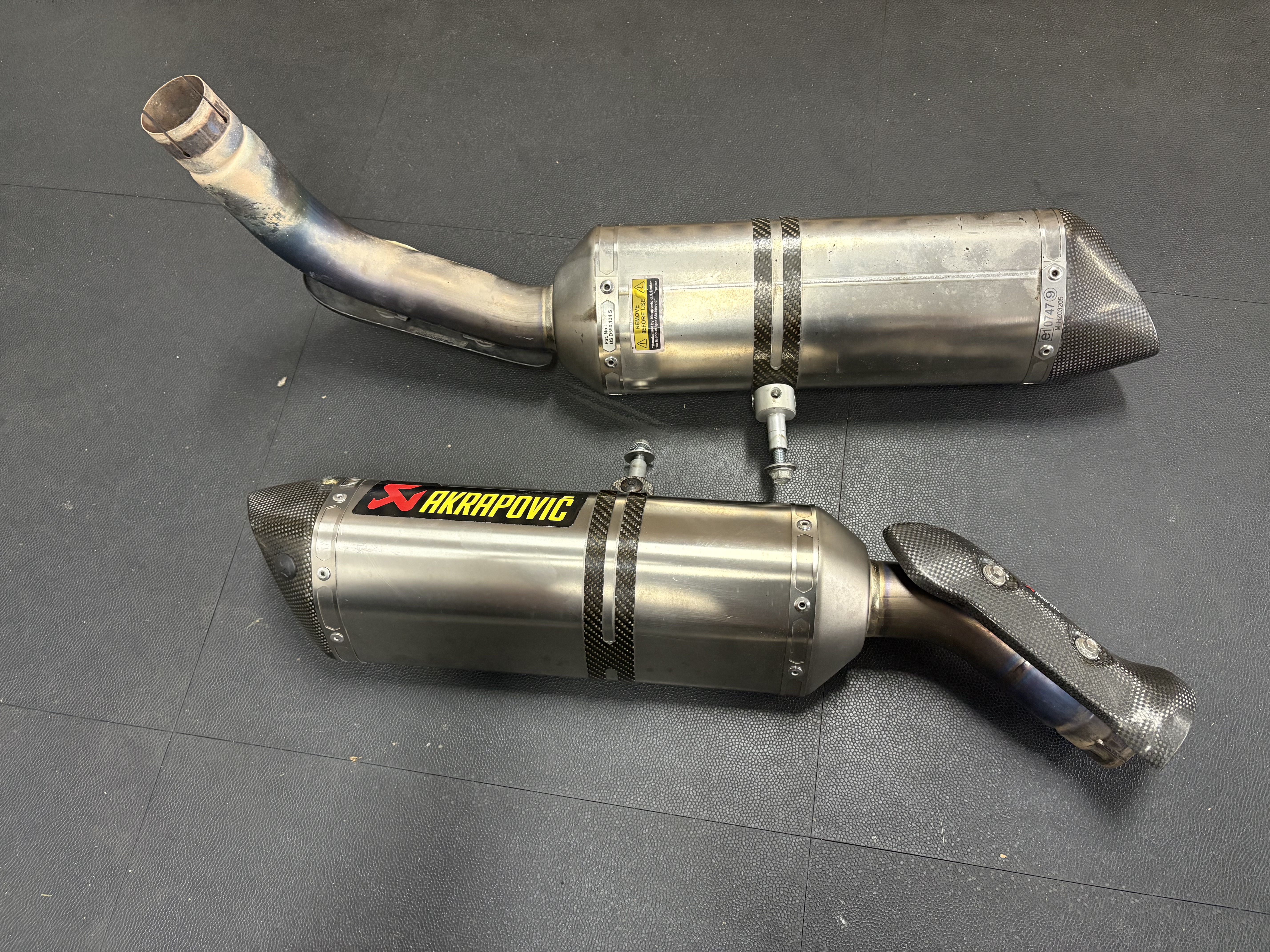 Uitlaten Yamaha R1 2010 met DB-killers