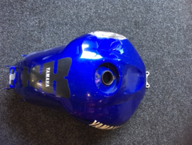 Tank blauw yamaha YZF R6 gebruikt onderdeel van sloop motor , beschadigd / gedeukt