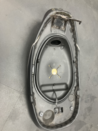 Zadel buddy seat slot defect