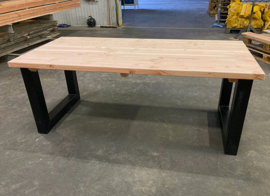 Tuintafel Douglas hout met stalen poten Luka