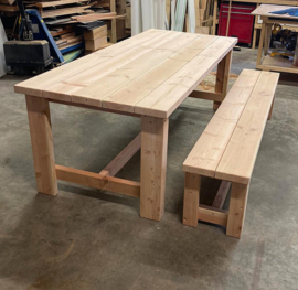 Tuinset van Douglas hout met rechte poten Liam