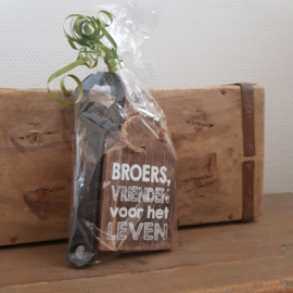 Cadeau broer || flesopener + houten label